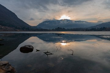 Naklejka premium lake and mountains