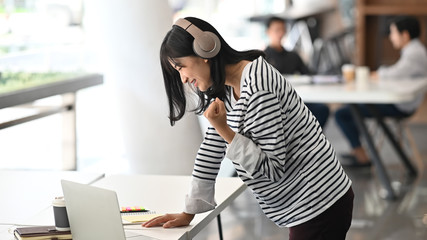 Creative woman motivation Successful moment on workspace.