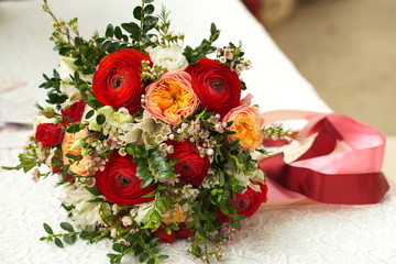 Festive table decoration with flowers at a wedding exhibition