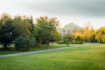 Landscape of a beautiful city Park 