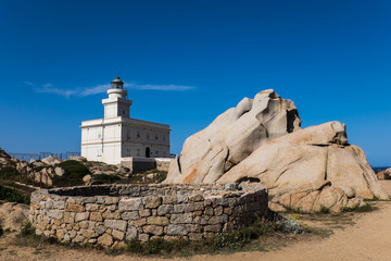 Fototapeta na wymiar Leuchturm am Capo Testa , Sardinien