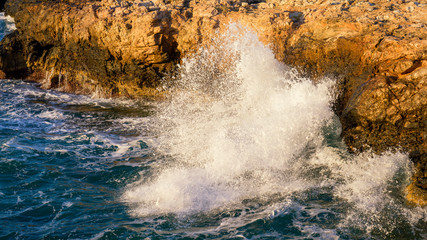 Paros - Kykladen - Parikia - Küste - Felsen