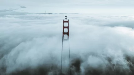 Papier Peint photo Pont du Golden Gate Golden Gate Bridge in the fog