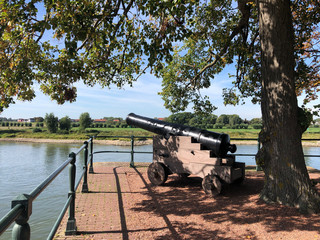 Fototapeta na wymiar Cannon at the Bult van Ketjen in Zutphen
