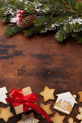 Fototapeta na wymiar Christmas greeting card with gingerbread cookies