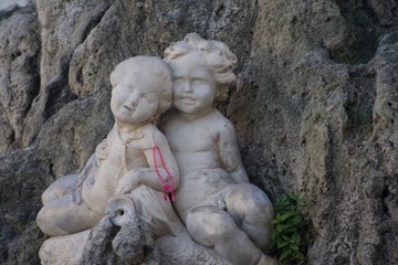 Fototapeta na wymiar statue bébé