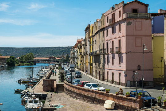 Bosa am Fluss Temo, Sardinien