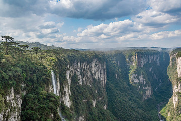 parque nacional y ca&ntilde;on de Itaimbezinho en Brasil 