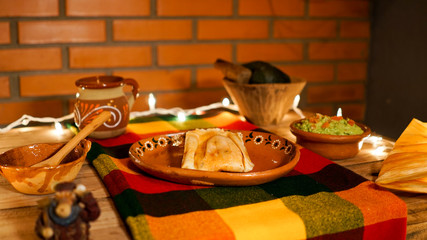 Tamal envuelto en hoja de maíz 