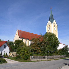 Kirche im Dorf