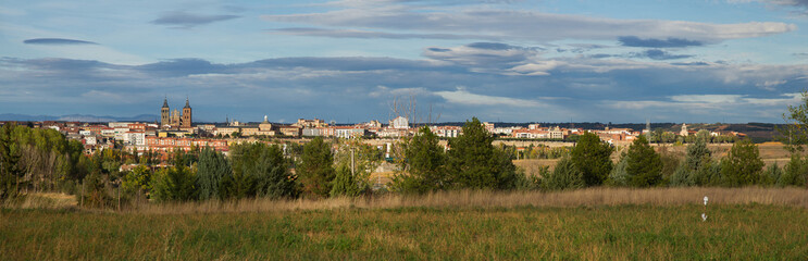 Fototapeta na wymiar Great panoramic general view of the City of Astorga highlighting the cathedral, Leon, Spain