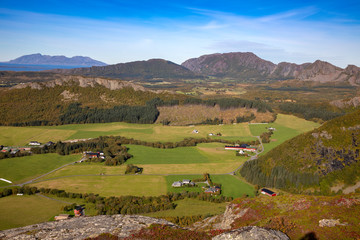 Fototapeta premium Autumn walk in the mountains in Northern Norway