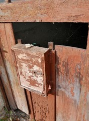 Alter Eingang mit Rost