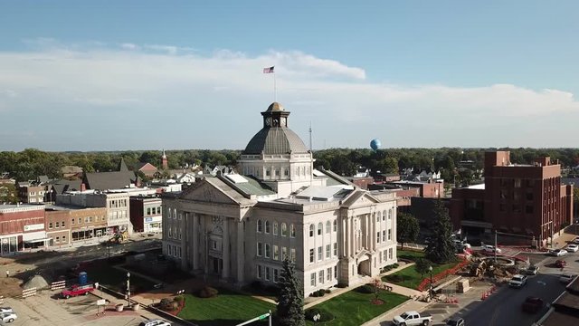 Drone footage of city hall building in Lebanon IN
