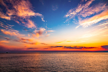 Fototapeta na wymiar amazing sunset background over sea