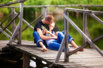 Obraz premium Loving young couple in park