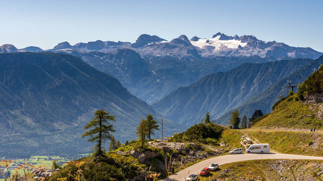 Loser Panoramastrasse mit Dachsteingletscher im Hintergrund, &Ouml;sterreich