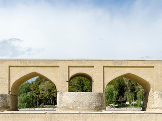 Fototapeta na wymiar Marnan bridge, Isfahan, Iran
