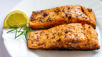 Lachs gebraten