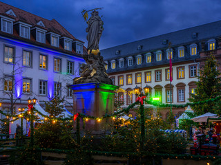 Fototapeta premium Christmas market at the Kornmarkt in Heidelberg, Germany