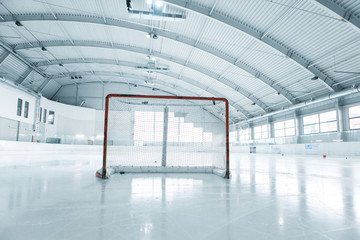 empty ice hockey net