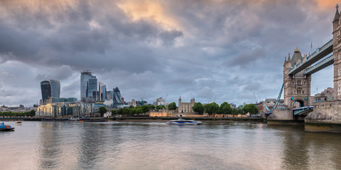 Naklejka premium Panoramic view of London City and Tower Bridge at sunset, London, UK