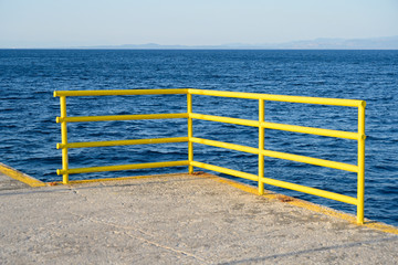 Geländer im Hafen von Mytilini, Insel Lesbos, Griechenland