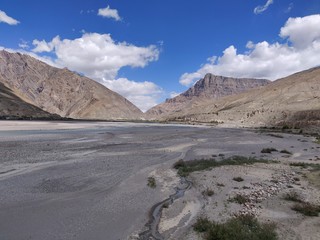 vally in the  mountains