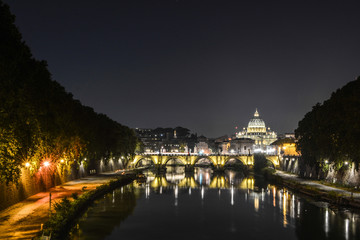 Fototapeta na wymiar Castle St Angelo in Rome at night view from the bridge