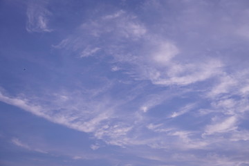 Obraz premium wave white clouds in the blue sky
