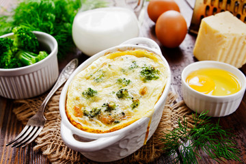 Omelet with broccoli and cheese