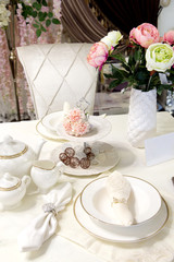 Served table showcase