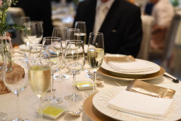 ワインとともにお祝いパーティーを