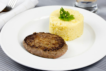 steak haché et purée