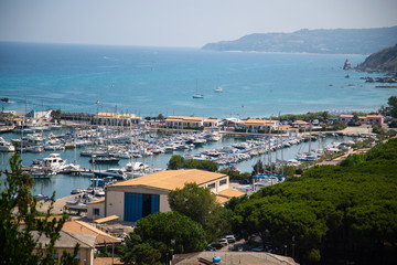 Fototapeta na wymiar Port of Tropea from the city