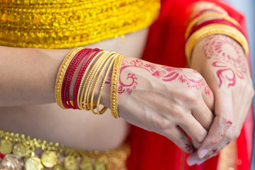 Henna on hands of Indian wedding bride, Fashion, India