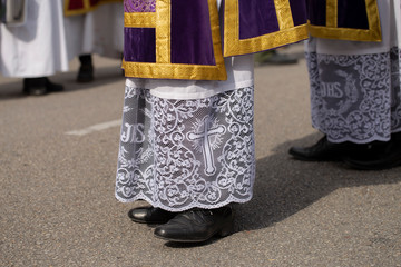 Clothing of priests, Holy Week