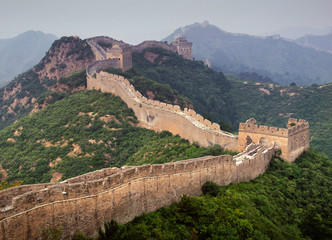 Fototapeta na wymiar View of the Great Wall all along the northern mountains of China