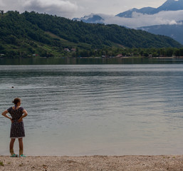 Fototapeta premium Donna lago pace