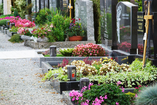 Friedhof, Allerheiligen, Gr&auml;ber, Textraum