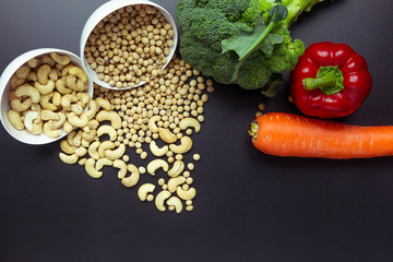 Fototapeta na wymiar Healthy food concept,broccoli, peppers, carrots, whole grains.