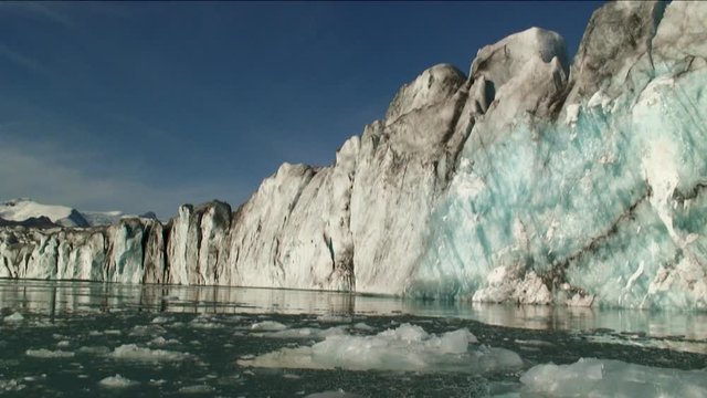 Glacial sheet in Iceland, pan left