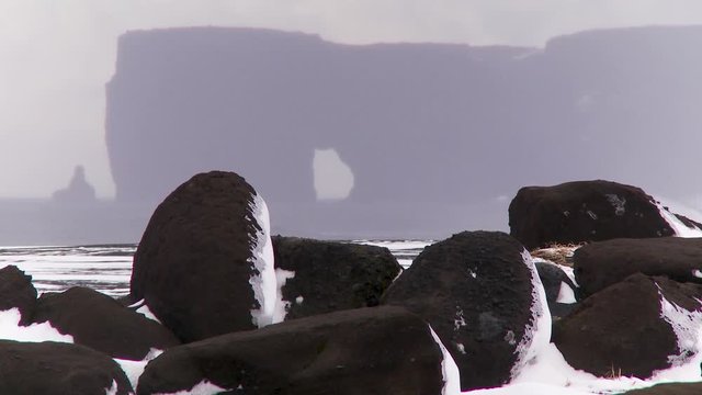 Wide, rocky beach in Iceland