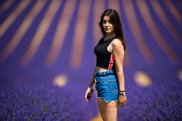 Ragazza campo di Lavanda