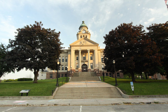 Winneshiek County Courthouse