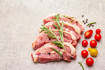 Raw pork belly with rind, peritoneum meat