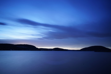 Niebieska godzina nad Drøbak w Norwegii  - obrazy, fototapety, plakaty