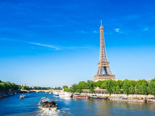 世界遺産　パリのセーヌ河岸　エッフェル塔 - obrazy, fototapety, plakaty