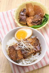 煮豚丼