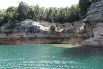 Naklejka premium Painted Rocks Lake Superior